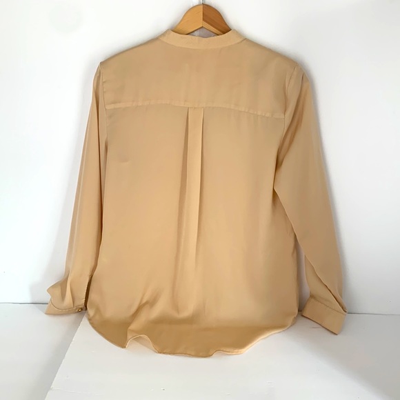 Chico’s tan long sleeve dress blouse - Size 0 - Picture 3 of 6